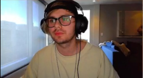 cal-entine: low quality screenshots of a high quality cutie  
