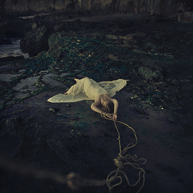 addictedtophoto:  fallen from flight by brookeshaden on Flickr.  Feeling&hellip;