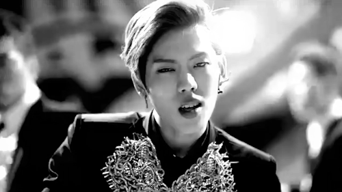 mykpopblacknwhite - Ihasdinowoo
