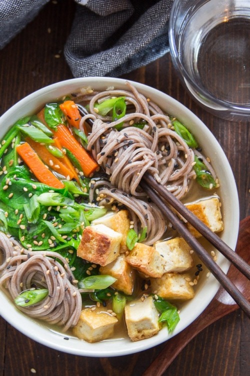 tinykitchenvegan:Miso Soba Noodle Soup with Crispy Tofu