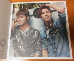 dancemachinehoya:  INFINITE momentum on-ear limited edition - PHOTOBOOK cr.cjleaf