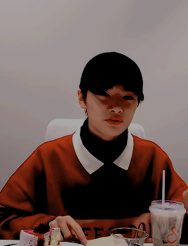 4yeris: jeongin’s backwards hat (ft. the cute blinking thing he does)