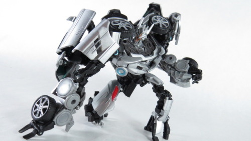 doubledealer93:Human alliance Soundwave. Fuckin awesome toy. He never heard of leg day.