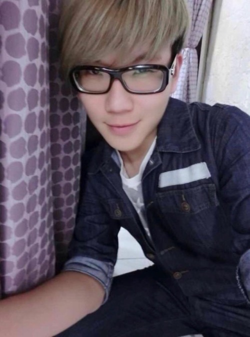 bryan178: He is so horny JB guy