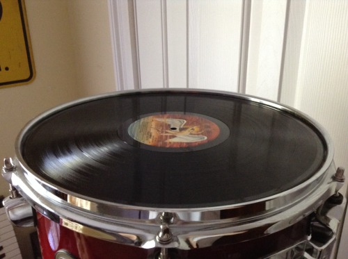 thingsfittingperfectlyintothings:  led zeppelin vinyl + tom-tom drum (fit found by zildjianride)