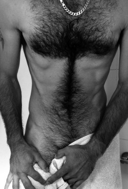 sexy-uredoinitright:  Pre-shower NPF!! Happy