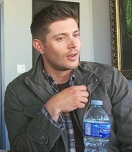 sensitivehandsomeactionman:  Jensen teasing s11 [x]