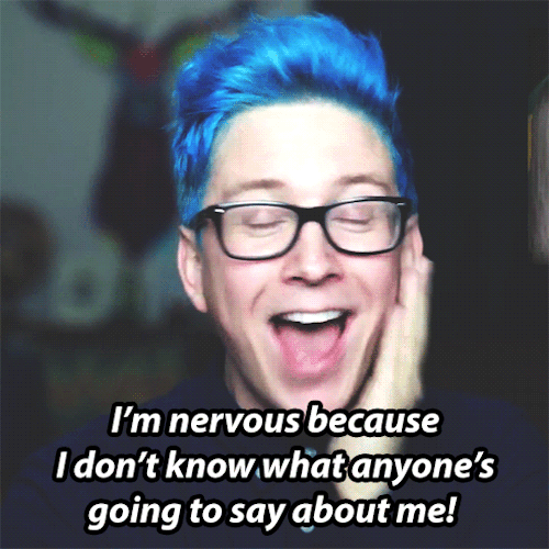 peace-out-little-munchkins:  Tyler Oakley reacts to Teens React to Tyler Oakley 