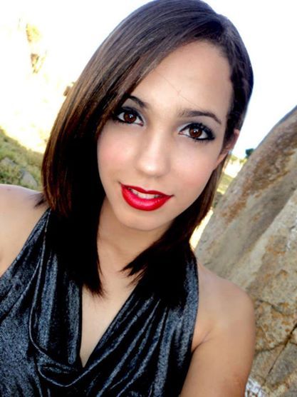 chicosfem:  Eduarda Vieira a Brazilian transex is so amazing, wear lipstick and short