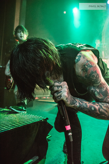 imakid-sleepingwithsirens:  kissing—razorss:  im-bandsexual:  grinned:  Bring Me