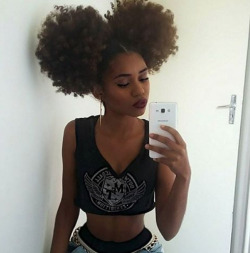 naturalhairqueens:  her hair is so adorable! 