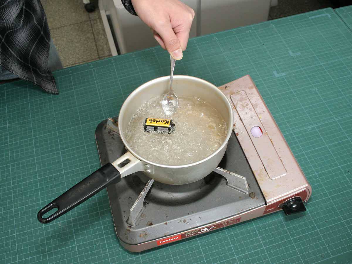 lomographicsociety:Let’s cook the film and create crazy results! See the full