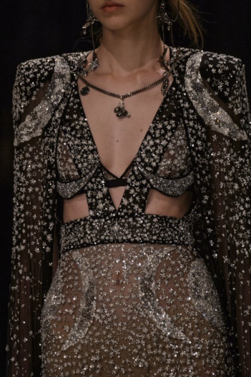 Alexander McQueen Fall 2016