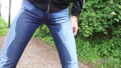 Sex femboydl:  more wetting in sexy girls jeans pictures