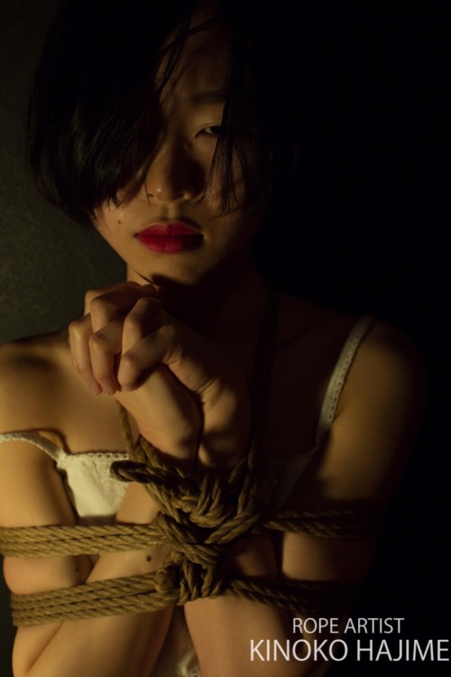 kinokohajime:  写真 一鬼のこ モデル 愛縄のお客さ photo Kinoko Hajime Rope Art Kinoko Hajime Model Ainawa girl http://shibari.jp 