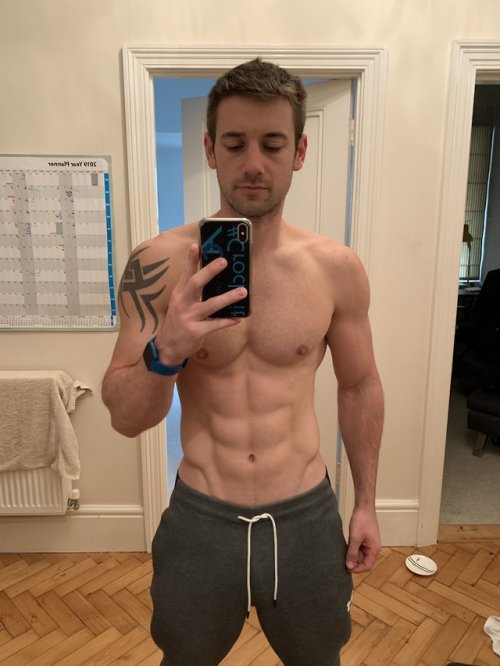 thehottestmenaround: Alex Crockfordwww.instagram.com/alexcrockford/ You’ve got male! S