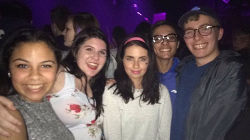When people are freaking out because they think u r @marinagrams and want you to take a picture with