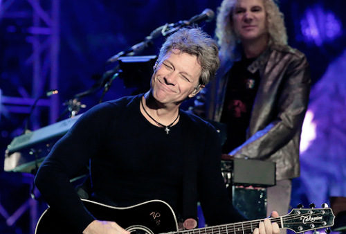 missingyoujon: Jon Bon Jovi performs live on stage on Day 3 at the Singapore Formula One Grand Prix 