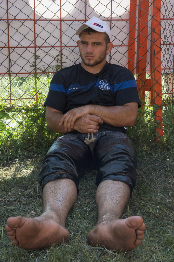 fuckyeahmalefeet:  ≡