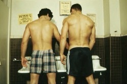 2hot2bstr8:  oh hell yes!!!!!!!!!!! studs testing out the waters in the bathroom…..sooooo damn hot♡♡♡
