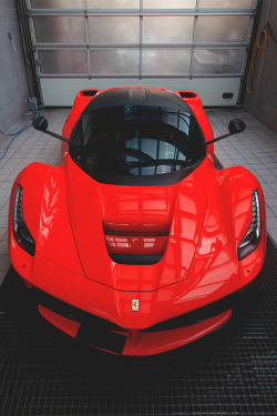 italian-luxury:  LaFerrari | Italian-Luxury