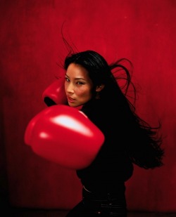 proofkiss:  Lucy Liu by Peter Lindbergh 