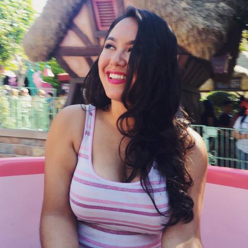 Entirely bonkers ✨ #Disneyland PC: @vannessagallegos (at Mad Tea Party)