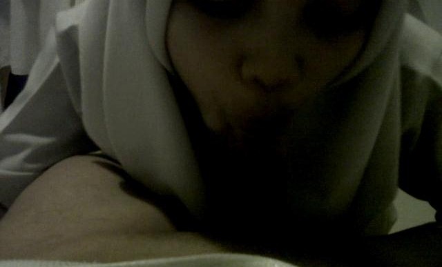 ijaluda:  ayamtelupid:  Budak sekolah KL Melawati pandai blowjob sebelum jadi pelakon.Â 