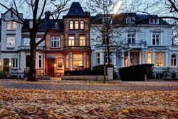 cozytreehouse:  Amazing. 🍁  (weheartit.com)