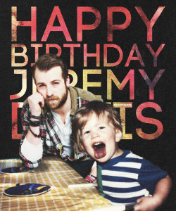 yelyahwilliams:  miserydesigns:  Happy birthday Jeremy Davis!    This is the craziest thing I’ve ever seen. Jeremy sitting with himself … What?! Happy bday Jerm, love you!