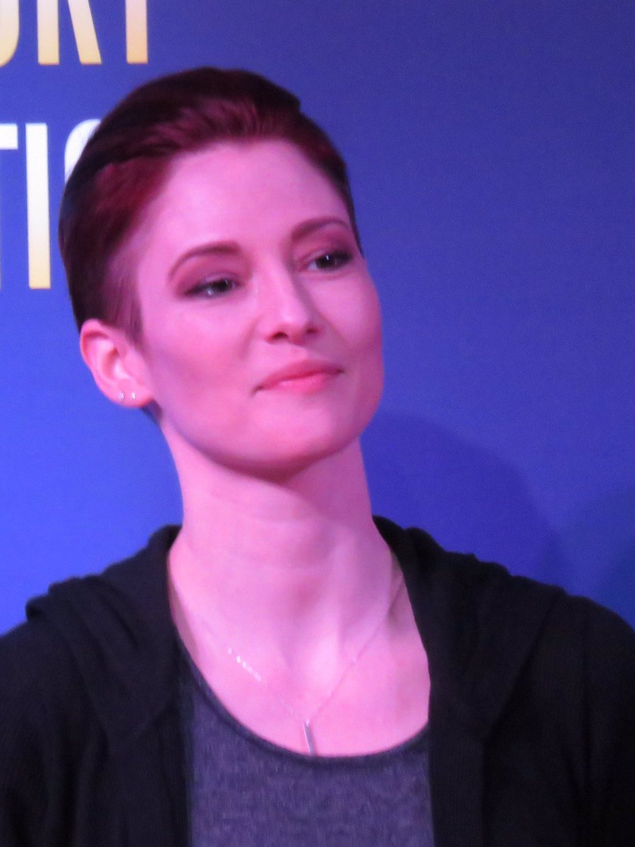 Gaying The World One Student At A Time Sanverscentral Chyler Leigh On Stage At The