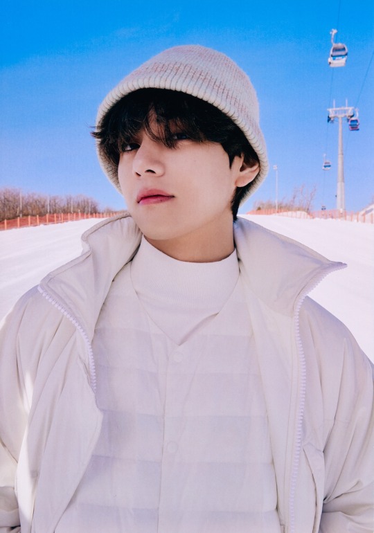 2021 winter package v bts