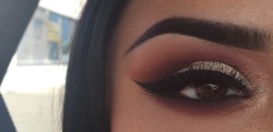 lasheslinerlipstick:  Love this NYX pigment! 