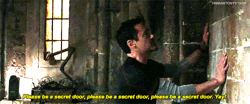 tinmantonystark:  Look at my fave. He thinks he’s cute.  