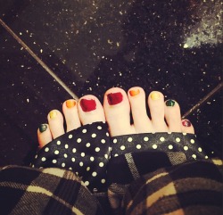 sarahsfeet:  These toes are ready for bed!