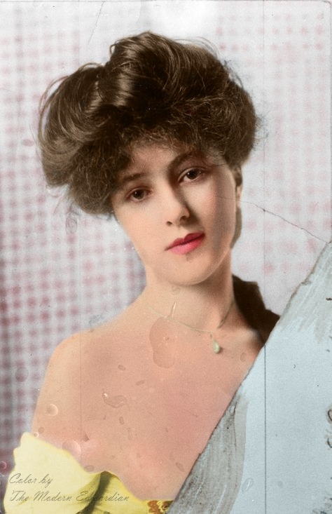 Evelyn Nesbitblack and white recolored by @the-modern-edwardian(I loved the torn look of this so I o