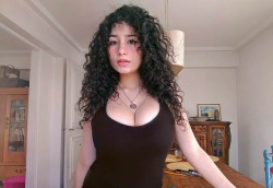 lukecage777: mouthfulloftits:  Love The Freckles!Endless juicy big titties 1!1 Chaturbate.com - Free Live Chat!  Oooweeee 