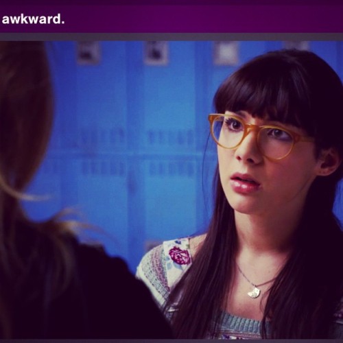 poor whoria gloria #awkward