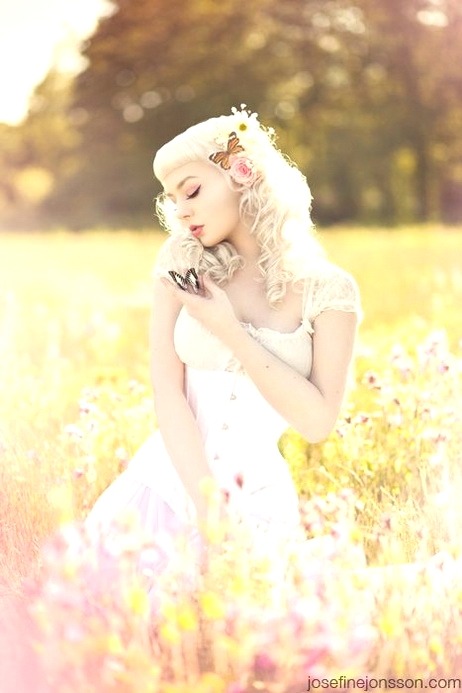 sexy-in-corset:  Corset     clothing
