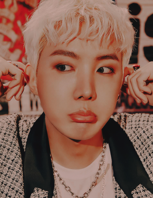 jung-koook: 2022 season’s greetings preview cut #2 This punk aesthetic is bringing me back to Wa