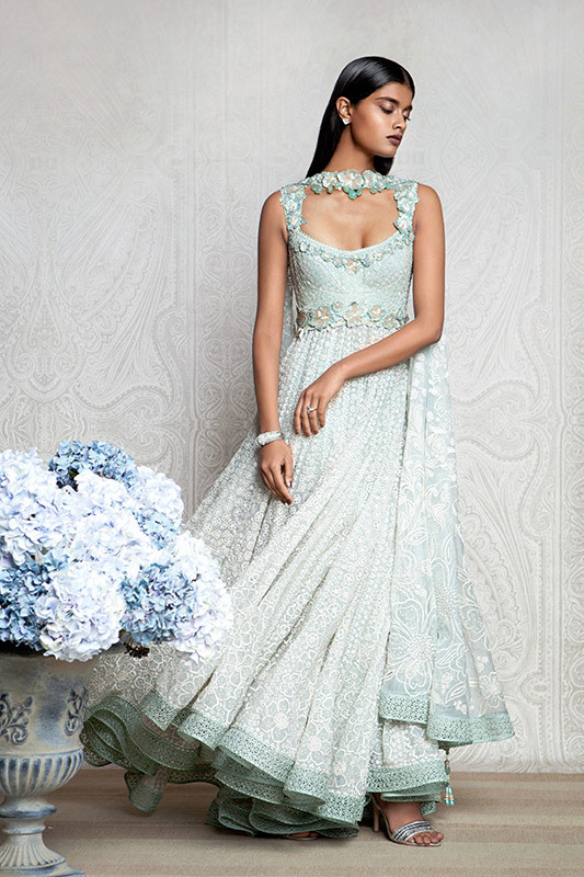 beautifulsouthasianbrides:  Outfits by:Tarun Tahiliani 