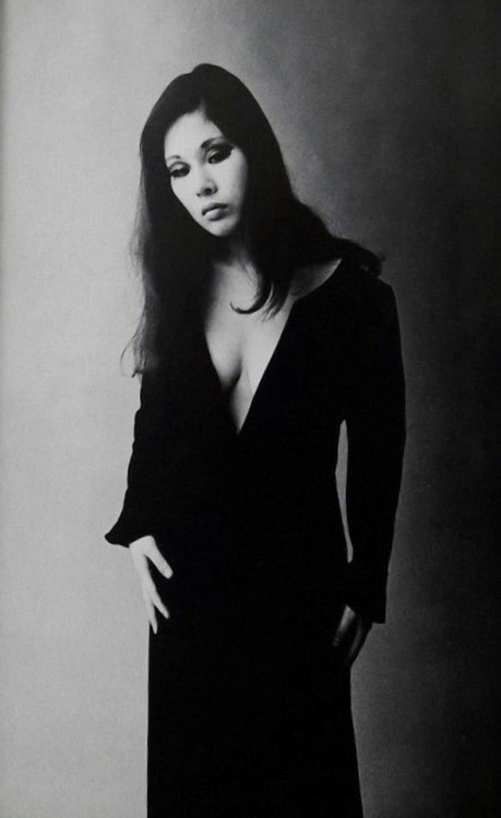 almavio: Nobuyoshi Araki, Shishosetsu Izumi Suzuki, 1986