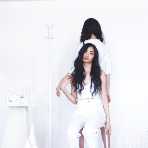 ⚪️ @kastorandpollux ⚪️ Photos by @haonguyen.tif, video by @oliviagenovese, set by @vanessacesario_ #