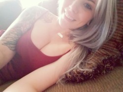 walkfasterr:  All I do is take pictures featuring my bewbs now lol