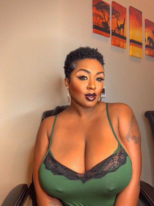 bigweezie:The Red Light District Presents &ldquo;Layton Benton&rdquo;&hellip;.