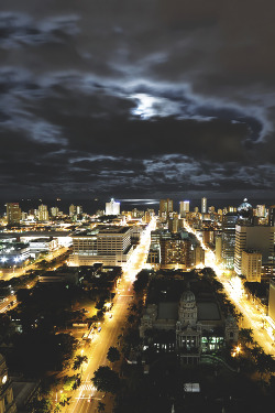luxuryera:  Durban in the Moonlight | Photographer 