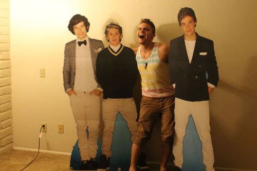 theeuphoricfox:  hay guys im just here with my boyz. louey is so funni. we are so fun. bye!   