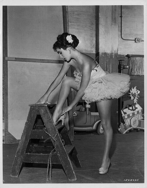 ollebosse:    Elizabeth Taylor aged 19, 1951.  