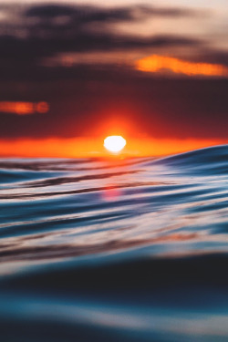 lsleofskye:  Sunset swim during hurricane | ohdagyo