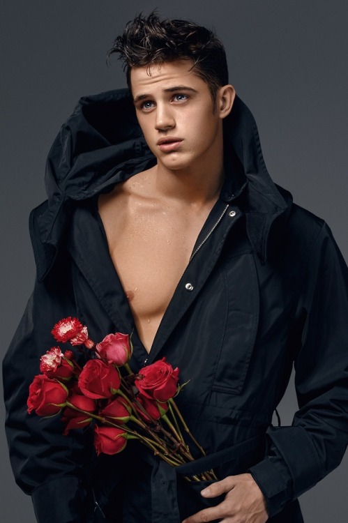billionairesociety:  siroyagihkd:Hunter Thompson by Blake Ballard  Trophy boys should look extra adorable on Valentine’s Day 